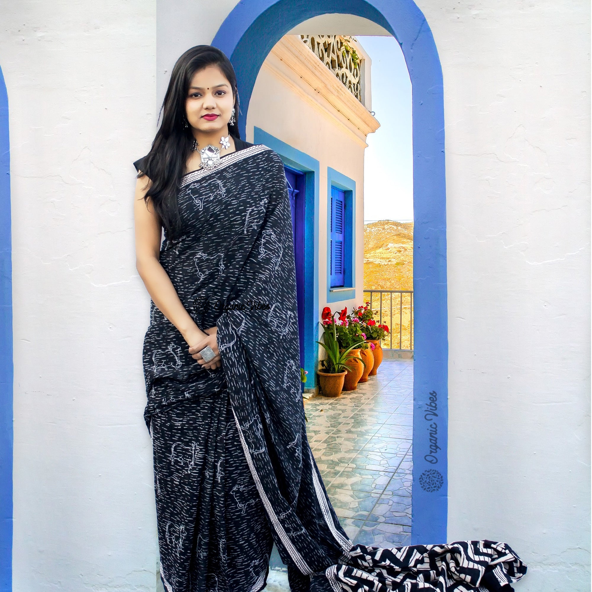 Enchanting Grey Linen Saree With Thin Copper Border And Lovely Tassels -  Loomfolks
